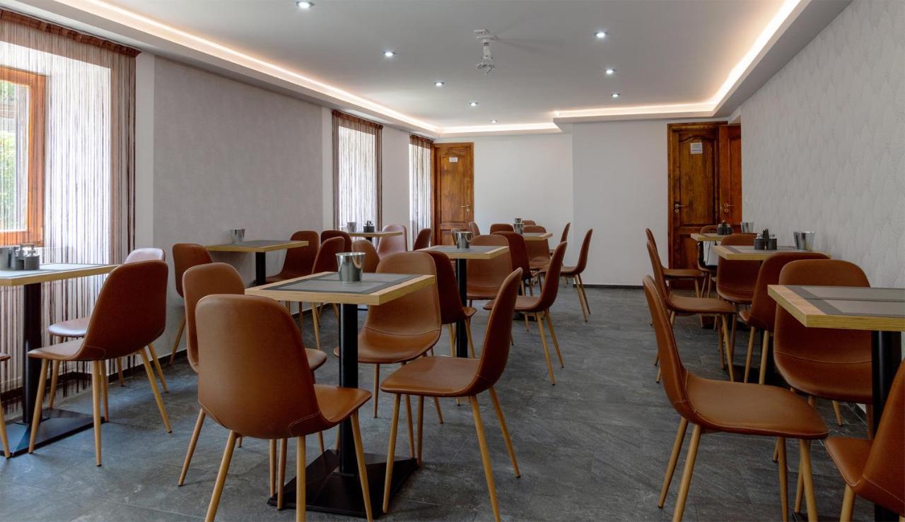 Bed and Breakfast Ven Diofa De Lux Panzio Segedyn Zewnętrze zdjęcie