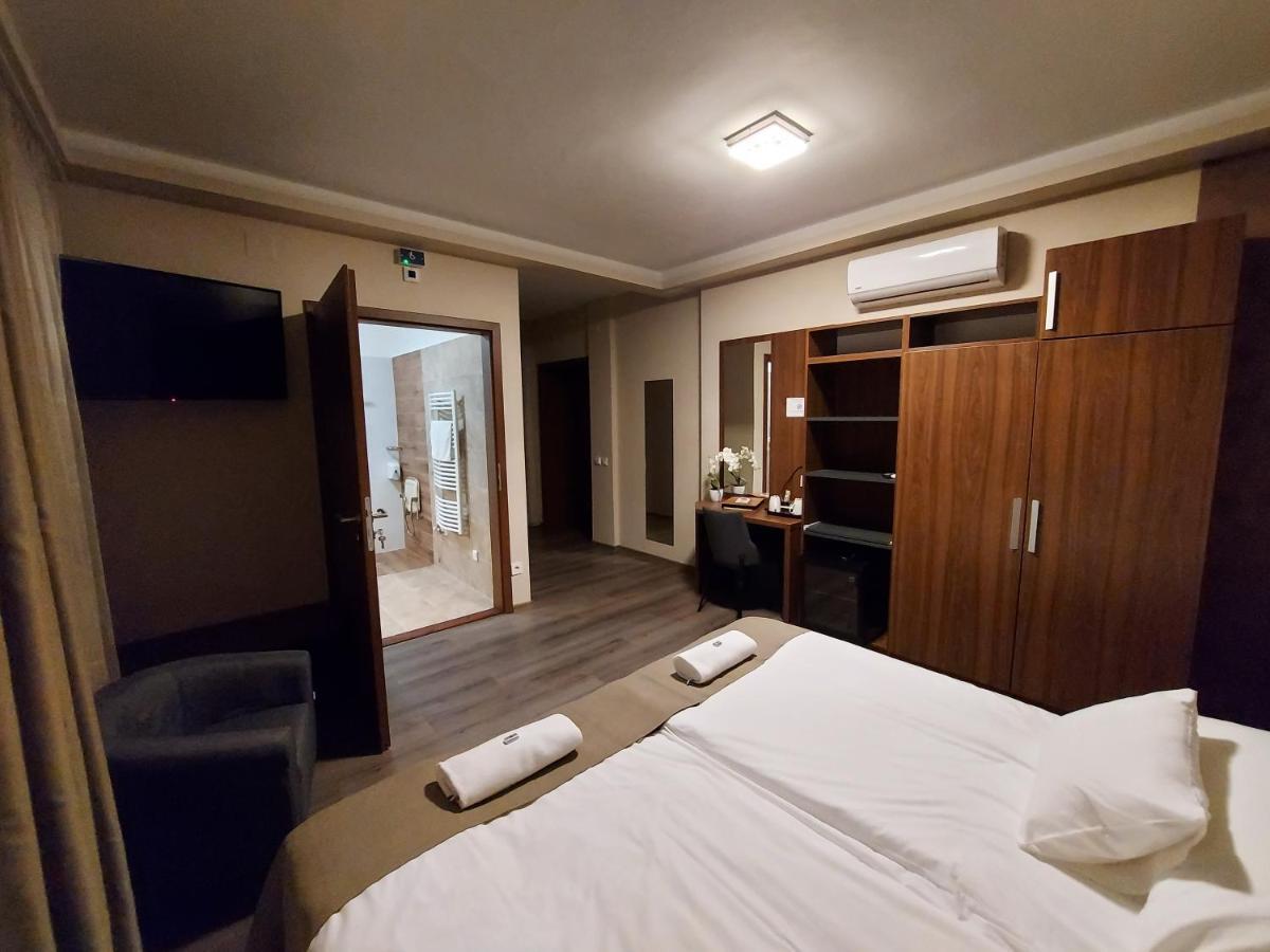 Bed and Breakfast Ven Diofa De Lux Panzio Segedyn Zewnętrze zdjęcie
